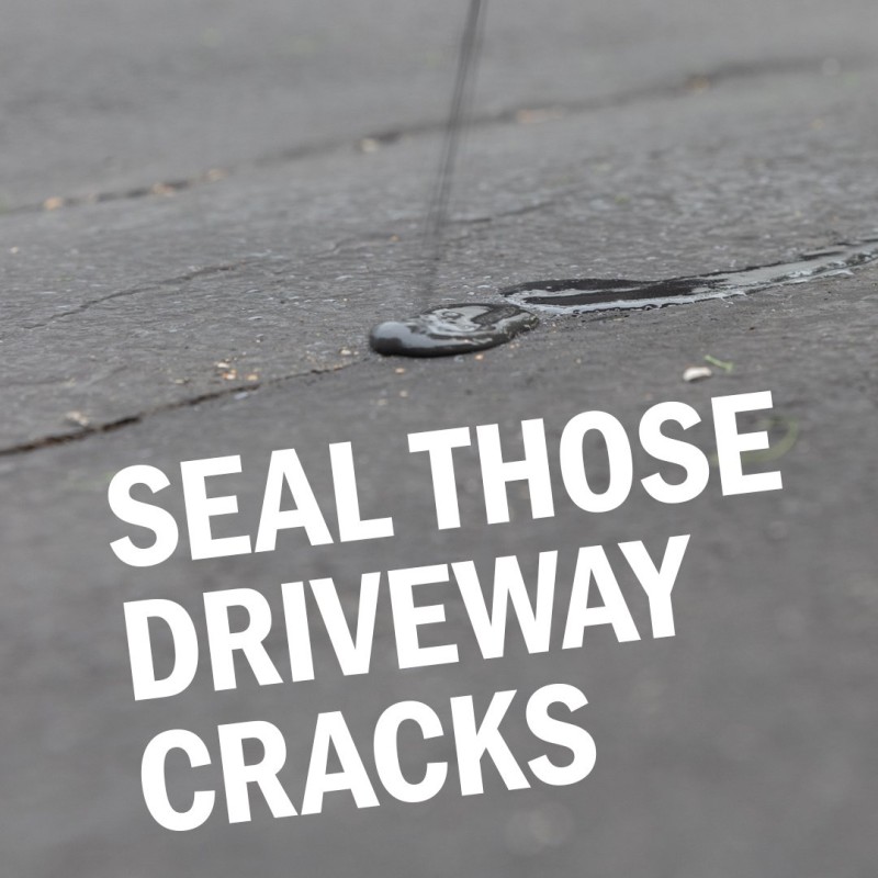 Seymour Asphalt Renew Crack Sealer Spray—Jet Black (17 oz)